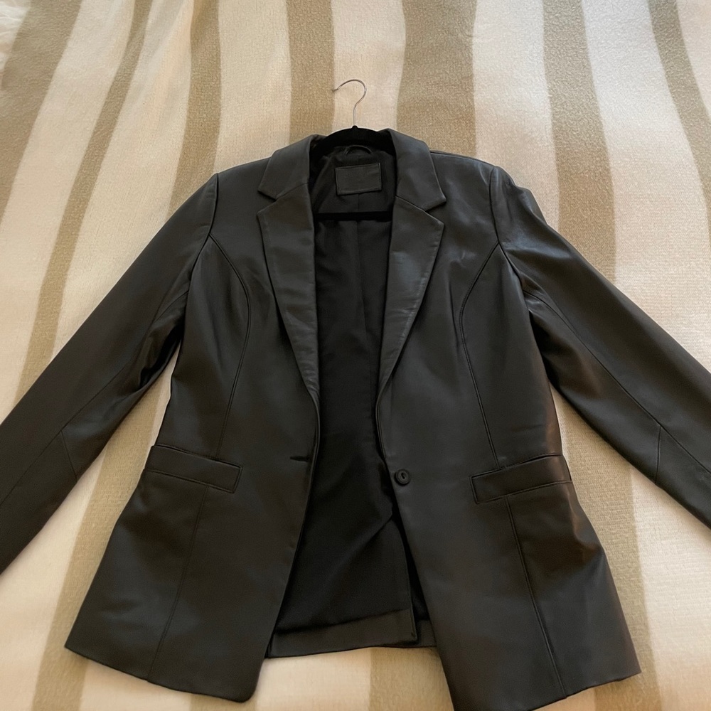NEVER WORN Carmar leather blazer